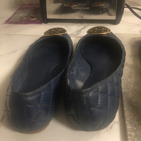 Tory Burch ladies 9-10 flats used!!!! Flip flops included - Picture 3 of 10
